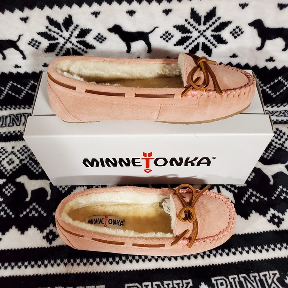 Minnetonka Shoes - Minnetonka Moccasins SIZE 9 New in box